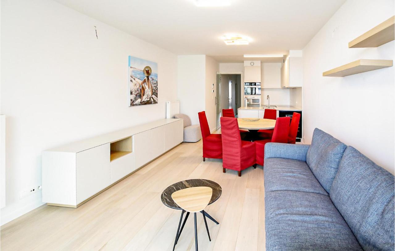 Awesome In With Outdoor Swimming Pool, Wifi&2 Bedrooms Appartement Oostende
